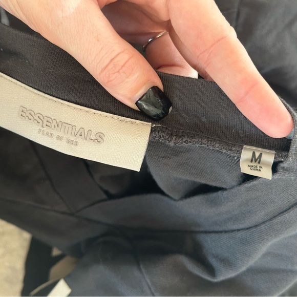 Essentials Oversized Crop - Picture 3 of 3